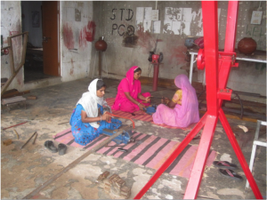 women solar engineers